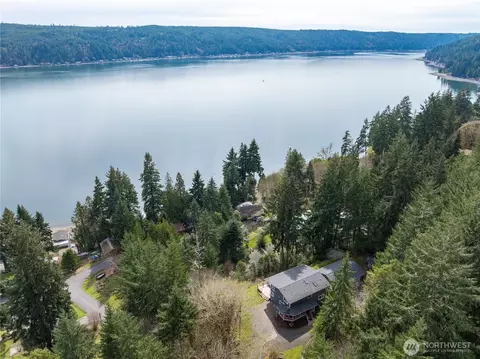 50 NE Alta Vista Dr, Belfair, WA 98528