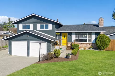 230 Peace Arch Ct, Blaine, WA 98230