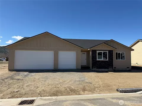 325 Emma Dr, Wenatchee, WA 98801
