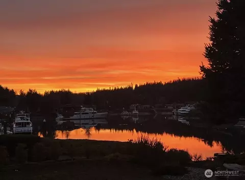 138 Lummi Dr, La Conner, WA 98257