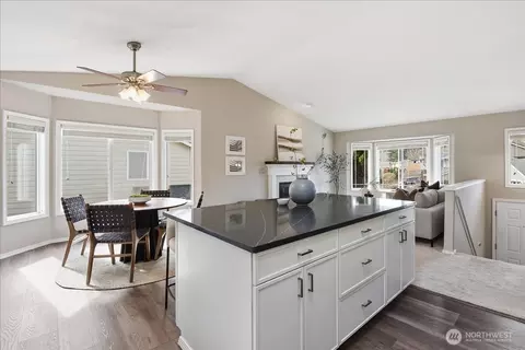 Kitchen - 24223 13th Pl W, Bothell, WA 98021 photo 4 of 4