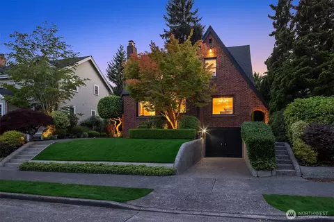 4737 46th Ave NE, Seattle, WA 98105