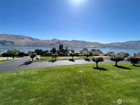 100 Lake Chelan Shores Dr #15-8F, Chelan, WA 98816