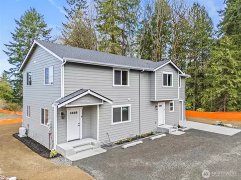 3111 E 3113 E Camellia Way, Port Orchard, WA 98366