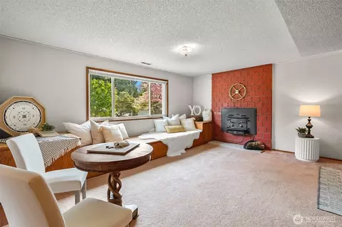 Living - 20530 11th Dr SE, Bothell, WA 98012 photo 4 of 4