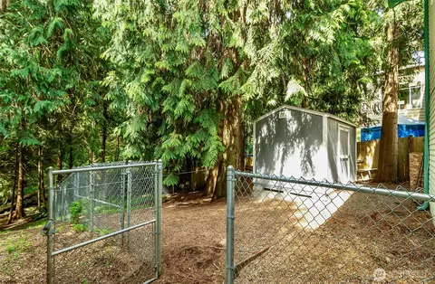 Exterior - 20530 11th Dr SE, Bothell, WA 98012 photo 2 of 4