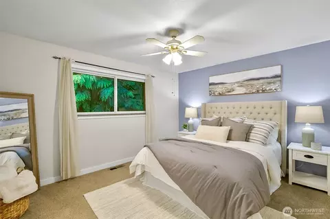 Bedroom - 20530 11th Dr SE, Bothell, WA 98012 photo 1 of 4