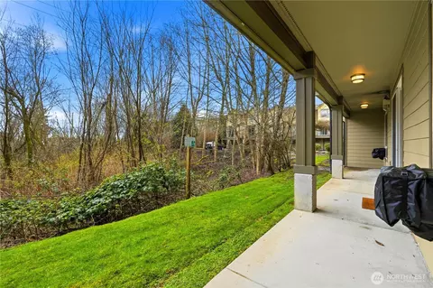 Exterior - 19102 20th Dr SE #B102, Bothell, WA 98012 photo 4 of 6