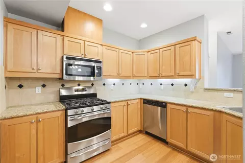 Kitchen - 19102 20th Dr SE #B102, Bothell, WA 98012 photo 1 of 2