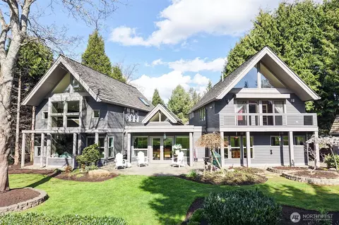 8777 Goshawk Rd, Blaine, WA 98230