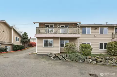 Exterior - 901 E Marine View Dr #201, Everett, WA 98201 photo 9 of 9