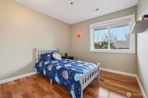 Bedroom - 901 E Marine View Dr #201, Everett, WA 98201 photo 1 of 4