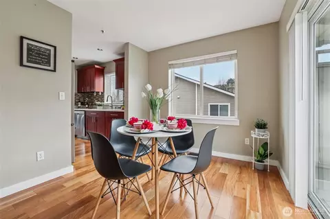 Dining - 901 E Marine View Dr #201, Everett, WA 98201 photo 3 of 4