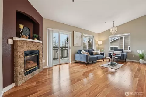 Living - 901 E Marine View Dr #201, Everett, WA 98201 photo 1 of 4