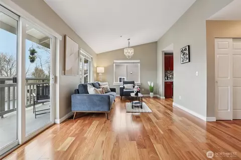 Living - 901 E Marine View Dr #201, Everett, WA 98201 photo 2 of 4