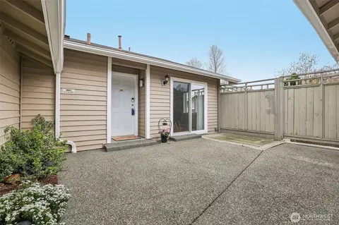 901 E Marine View Dr #201, Everett, WA 98201