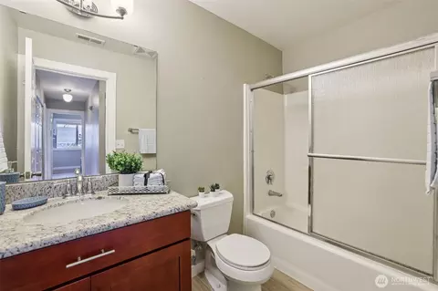 Bath - 901 E Marine View Dr #201, Everett, WA 98201 photo 2 of 3
