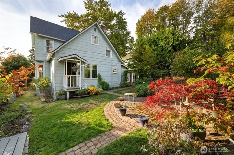 1131 16th St, Bellingham, WA 98225