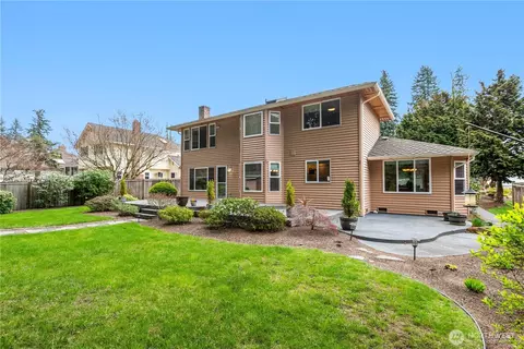 Exterior - 12504 40th Ave SE, Everett, WA 98208 photo 9 of 10