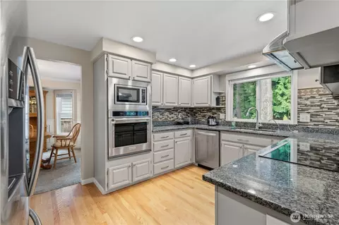 Kitchen - 12504 40th Ave SE, Everett, WA 98208 photo 1 of 3