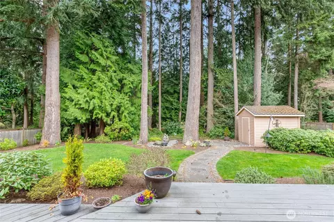 Exterior - 12504 40th Ave SE, Everett, WA 98208 photo 4 of 10