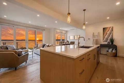1557 Mitchell Ave #2, Blaine, WA 98230