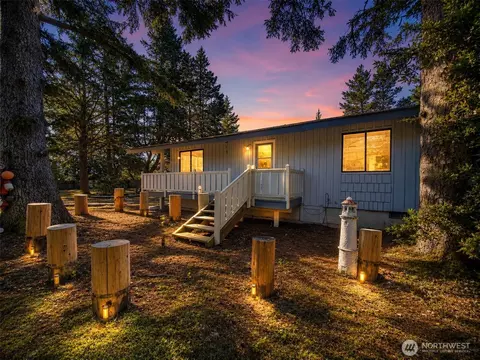 1000 Mtolympus Ave SE, Ocean Shores, WA 98569