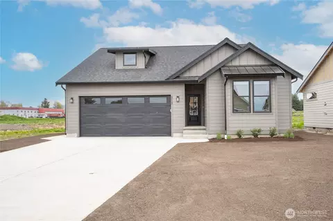 313 W 3rd St, Everson, WA 98247