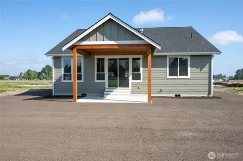 Exterior - 405 W 4th St, Everson, WA 98247 photo 6 of 7