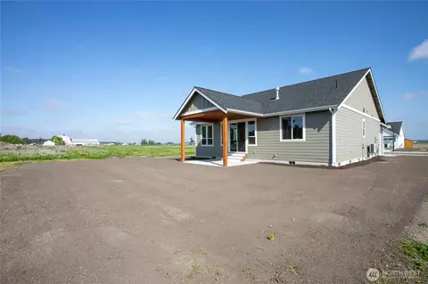 Exterior - 405 W 4th St, Everson, WA 98247 photo 4 of 7