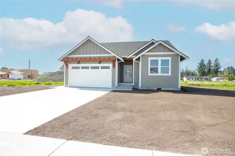 Exterior - 405 W 4th St, Everson, WA 98247 photo 2 of 7