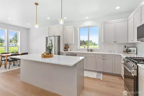 Kitchen - 405 W 4th St, Everson, WA 98247 photo 5 of 5