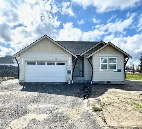 405 W 4th St, Everson, WA 98247