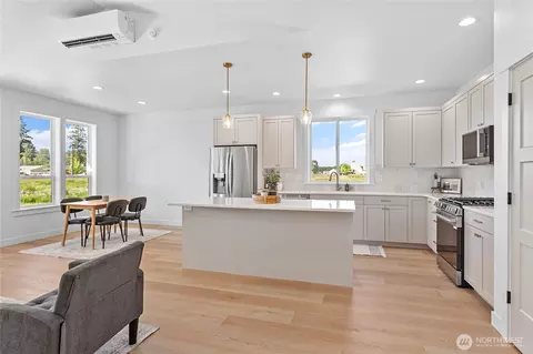 Kitchen - 405 W 4th St, Everson, WA 98247 photo 1 of 5
