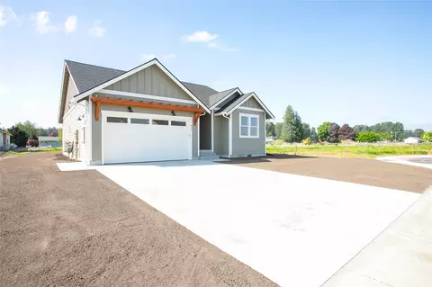 Exterior - 405 W 4th St, Everson, WA 98247 photo 3 of 7