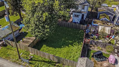 909 S Ainsworth Ave, Tacoma, WA 98405