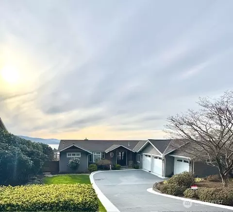 620 Fieldston Rd, Bellingham, WA 98225