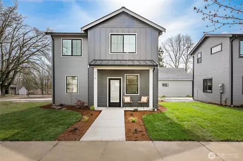 214 E Grover St, Lynden, WA 98264