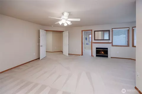 Living - 17001 31st Dr SE, Bothell, WA 98012 photo 4 of 4
