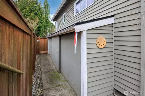Exterior - 17001 31st Dr SE, Bothell, WA 98012 photo 7 of 11
