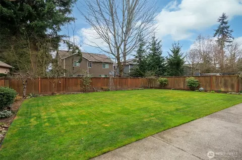Exterior - 17001 31st Dr SE, Bothell, WA 98012 photo 10 of 11