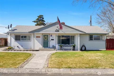 223 H St NE, Ephrata, WA 98823
