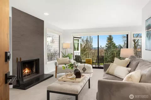 507 Howe St #A, Seattle, WA 98109