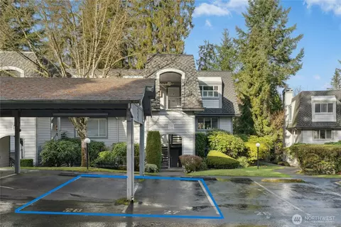 9904 NE 142nd Pl #C302, Kirkland, WA 98034