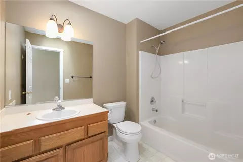 Bath - 2947 Edel Ave, Enumclaw, WA 98022 photo 2 of 2