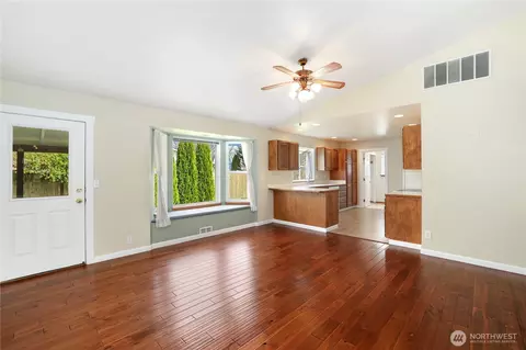Living - 2947 Edel Ave, Enumclaw, WA 98022 photo 4 of 4