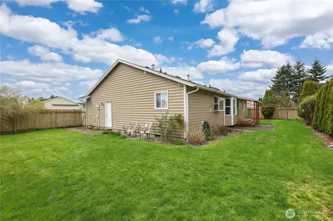 Exterior - 2947 Edel Ave, Enumclaw, WA 98022 photo 4 of 8