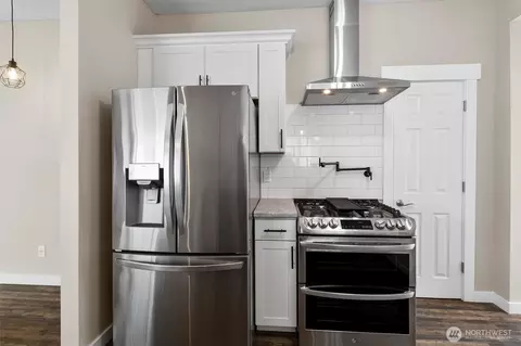 Kitchen - 310 Second St, Sumas, WA 98295 photo 5 of 5