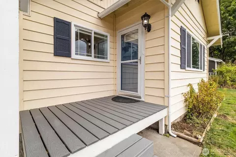 Exterior - 310 Second St, Sumas, WA 98295 photo 2 of 6