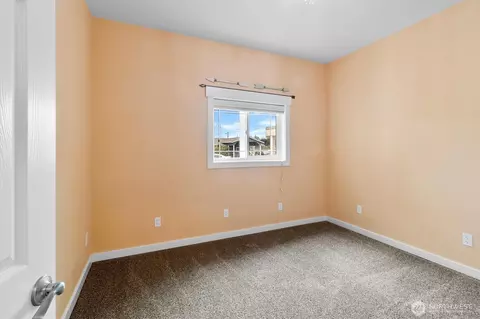 Bedroom - 310 Second St, Sumas, WA 98295 photo 2 of 2